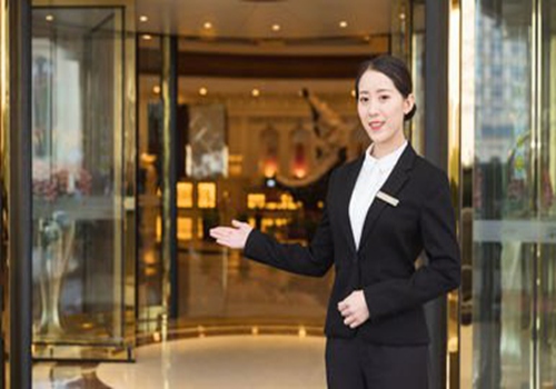 五星级大酒店放下身段 群众仍敬而远之