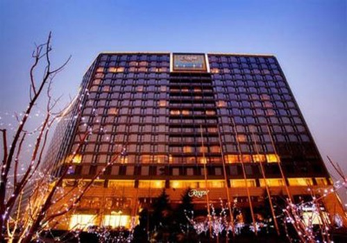 老字号五星酒店降价抢客