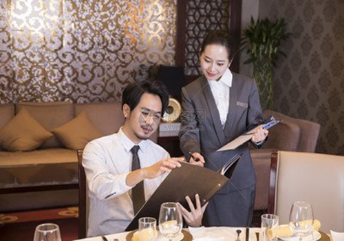 元旦跨年热，高星酒店人均花费增长了40%